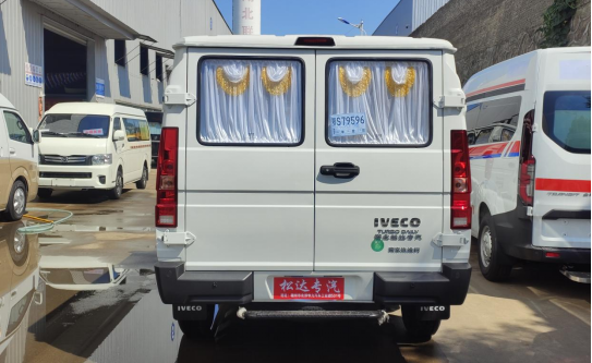 依維柯得意（低頂）殯儀車(chē)